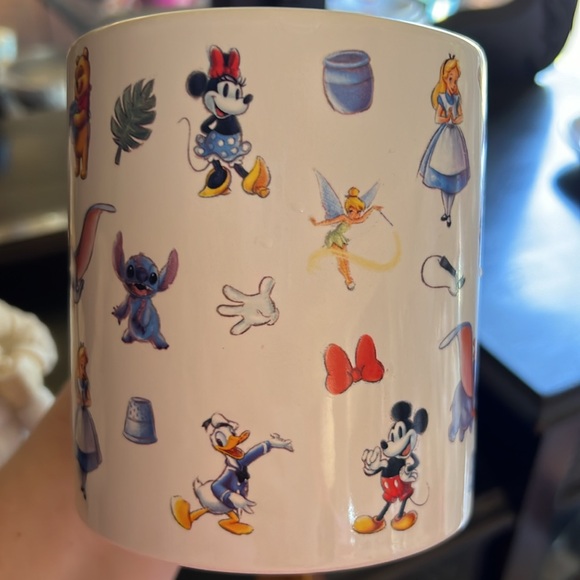New Large Coffee/Tea set featuring Disney characters - Picture 3 of 5